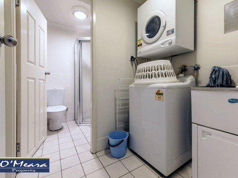 Townhouse 9 'Bay Parklands', 2 Gowrie Ave - Pool Views & Tennis Court - Darwin Holiday 3