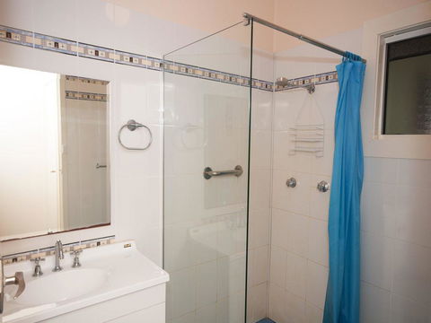 Traditional Three Bedroom Home With Water Views - Darwin Holiday 2