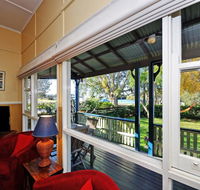 Traditional Three Bedroom Home with Water Views - Darwin Holiday