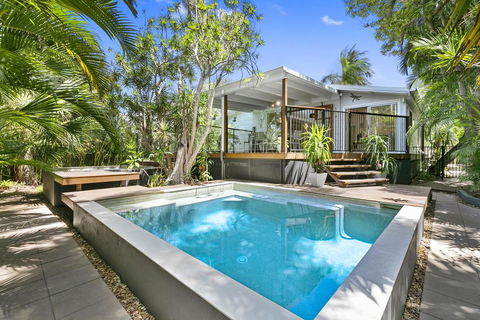 Tranquil & Tropical, Sunshine Beach - Darwin Holiday 0