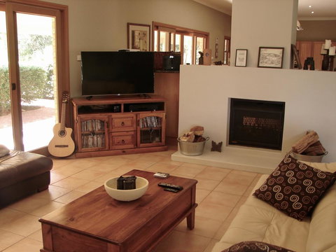 Tranquil Vistas - Darwin Holiday 3