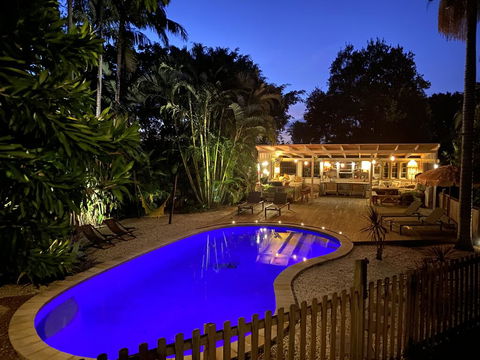 Treehouse On Plantation - Darwin Holiday 1