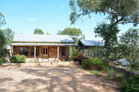 Trestrail Cottage B  B