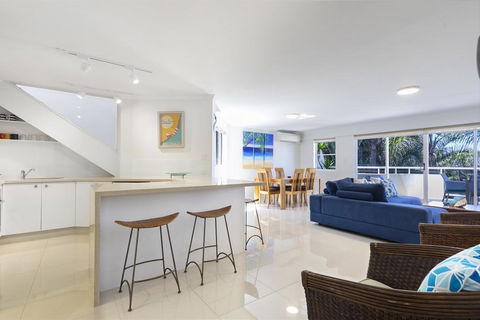 Tropical & Modern With Rooftop Terrace - Darwin Holiday 3