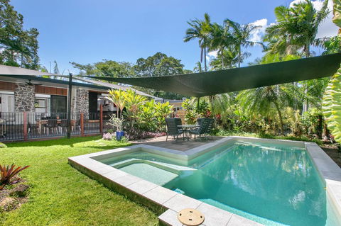 Tropical House, Pool And Extra Bungalow, 4 Bedrooms - Darwin Holiday 0