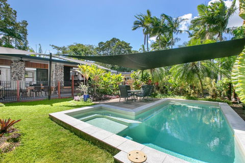 Tropical House, Pool And Extra Bungalow, 4 Bedrooms - Darwin Holiday 1