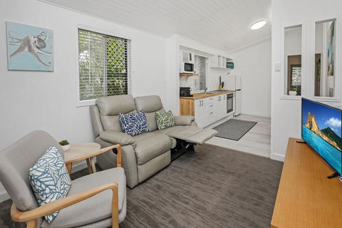 Tropical On McKenzie MK1 - Darwin Holiday 0