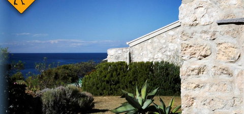 Tu Emuz Stone Beachfront Villa, Emu Bay, Kangaroo Is - Darwin Holiday 3