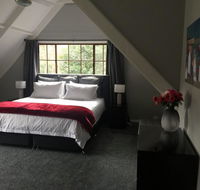 Tudor House - Large Family Home - Darwin Holiday