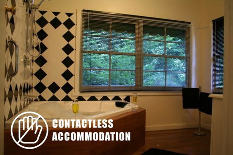 Tudor Cottages - Darwin Holiday 3