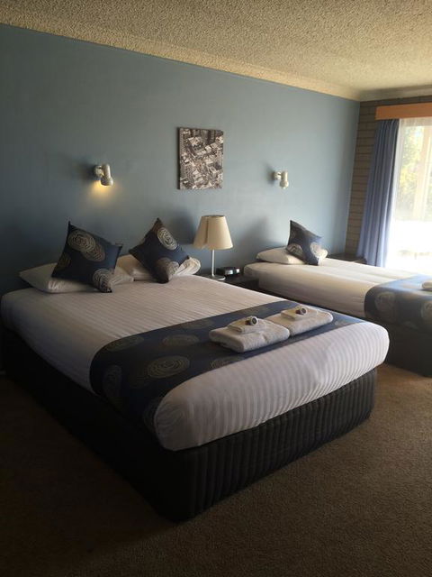 Tumut Valley Motel - Darwin Holiday 2