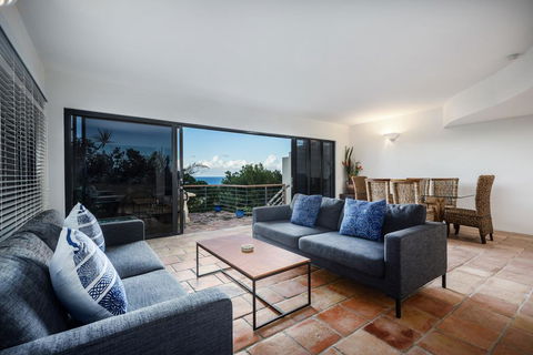 Tuscan Inspired Townhouse Minutes From The Beach - Darwin Holiday 2