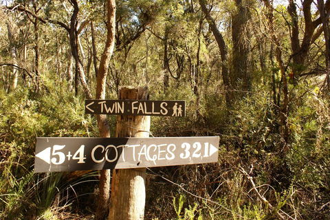 Twin Falls Bush Cottages - Darwin Holiday 3