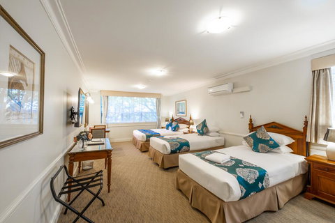 Twin Towers Inn - Darwin Holiday 1