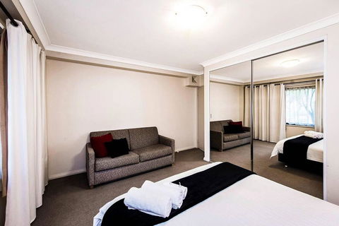Two Bedroom Apt Next To Perth CBD With Parking. - Darwin Holiday 3