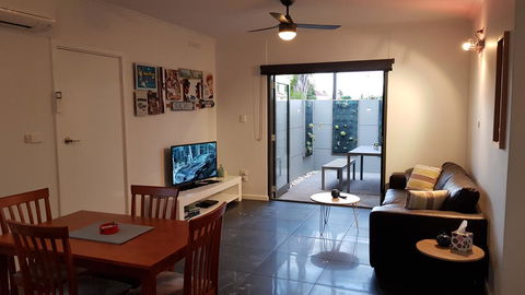 Two Bedroom Garden Apartment - Darwin Holiday 2