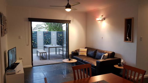 Two Bedroom Garden Apartment - Darwin Holiday 1