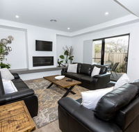 TWO TEN Sleeps 10 Luxury CBD Accommodation - Darwin Holiday
