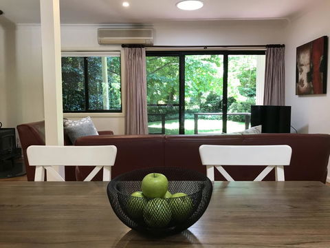 Tyntynder Garden Cottage 4 - Darwin Holiday 3