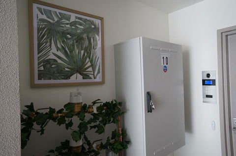 U201 Brunswick Living Brand New Deluxe Balcony Upper Floor Apartment Close To Airport And CBD - Darwin Holiday 2