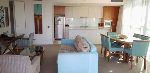 U212 Elston Grandsurf Resort - Darwin Holiday 2