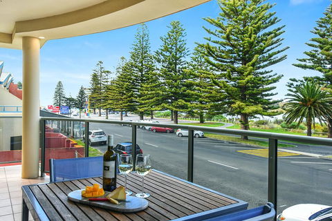 Ultimate Esplanade - 3 Storey Experience - WiFi - Darwin Holiday 1