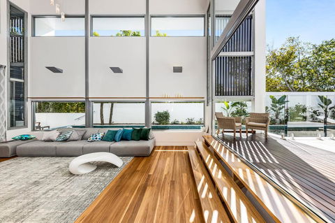 Ultimate Light And Space, Noosa Heads - Darwin Holiday 0