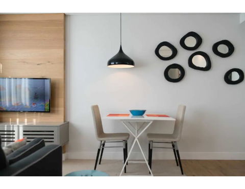 Ultrachic Executive Beach Apartment - Darwin Holiday 1