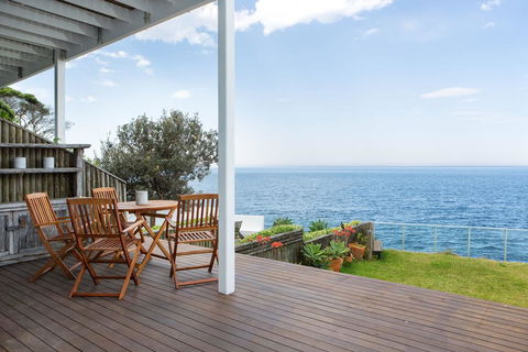 Unbelievable Clifftop Townhouse With Ocean Views - Darwin Holiday 0
