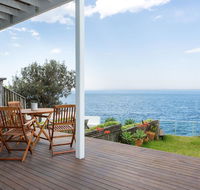 Unbelievable Clifftop Townhouse with Ocean Views - Darwin Holiday