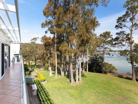 Unit 1 44 Danalene Pde Fantastic Waterfront Property With Air Con - Darwin Holiday 0