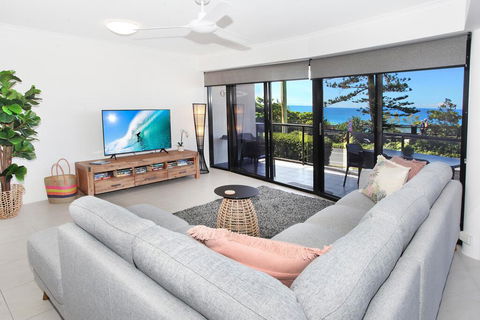 Unit 1 Phoenix Apartments, Coolum Beach - Darwin Holiday 3