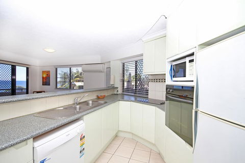 Unit 1, The Rocks, 1746 David Low Coolum Beach - 500 Bond - Darwin Holiday 1
