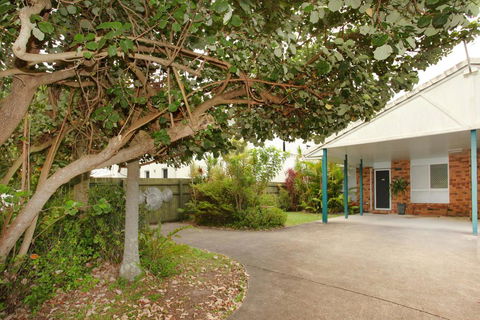 Unit 1/14 Tamarindus Street Marcoola Beach, Pet Friendly, 300 BOND, Linen Supplied - Darwin Holiday 1