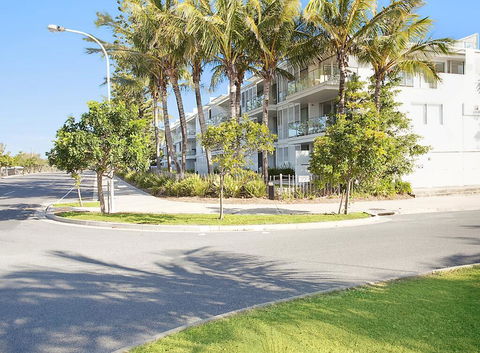 Unit 101 Plantation Resort - Rainbow Beach, Plantation Resort, Second Floor, Aircon, Pool, Spa - Darwin Holiday 0