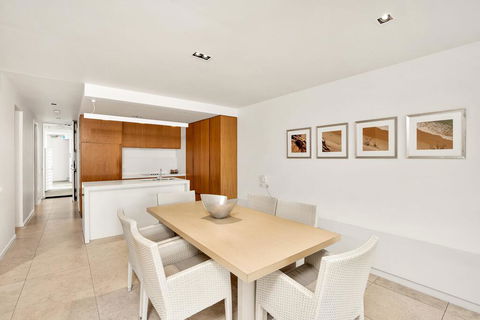 Unit 106 Plantation Resort - Rainbow Beach, Walk To Beach, Views, Aircon, Pool, Plantation Resort - Darwin Holiday 3