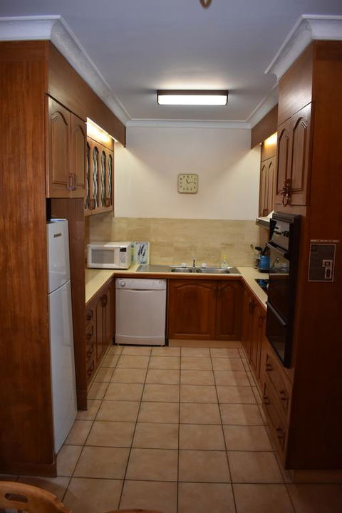 Unit 2, Ballingalla Apartments - Darwin Holiday 3
