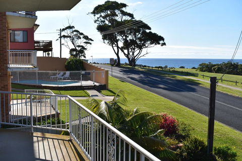 Unit 2, Ballingalla Apartments - Darwin Holiday 0