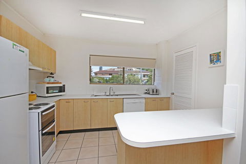 Unit 2, Cooltoro Court, 7 Frank Street Coolum Beach, 400 BOND, LINEN INCLUDED - Darwin Holiday 3