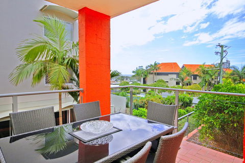 Unit 2, Cooltoro Court, 7 Frank Street Coolum Beach, 400 BOND, LINEN INCLUDED - Darwin Holiday 2