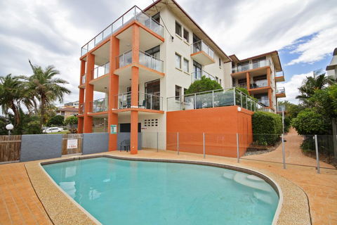 Unit 2, Cooltoro Court, 7 Frank Street Coolum Beach, 400 BOND, LINEN INCLUDED - Darwin Holiday 1