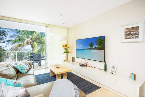 Unit 207 Plantation - Rainbow Beach, Ocean Facing - Plantation Resort Unit, Incredible Views, Top Floor - Darwin Holiday 3
