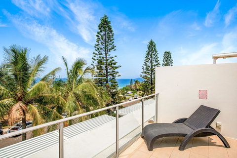 Unit 207 Plantation - Rainbow Beach, Ocean Facing - Plantation Resort Unit, Incredible Views, Top Floor - Darwin Holiday 2