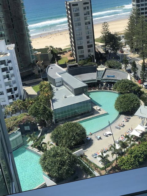 Upmarket Resort At Beach Surfers Paradise URGC - Darwin Holiday 0