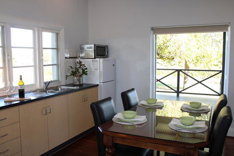 Upper Reach Spa Cottage - Darwin Holiday 3