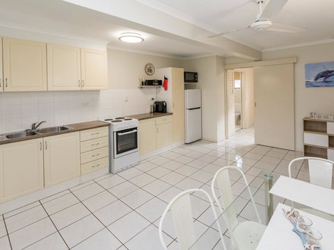 Upstairs And Downstairs - 81 Denman Camp Rd - Darwin Holiday 3