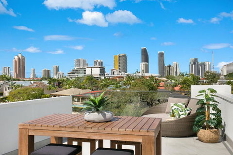 Urban Oasis - Darwin Holiday 0