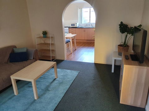 Value 2 Bed Villa Close To QEH + Airport + City + Beach - Darwin Holiday 2