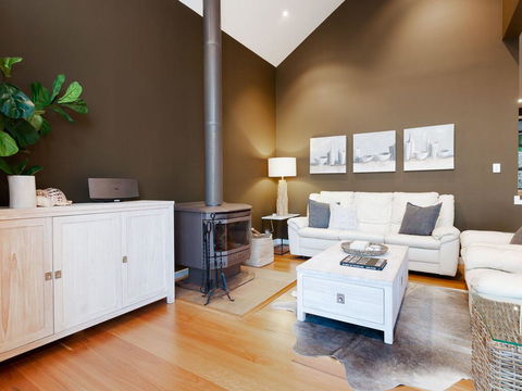 Venabu On Garuwa, 20 Garuwa Street - Spectacular House With Fabulous Views - Darwin Holiday 3