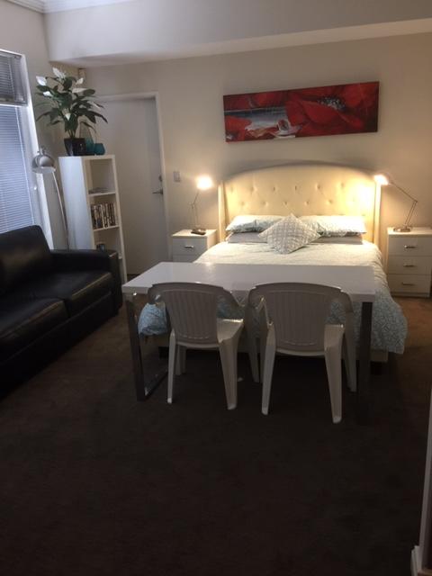 Venetian Canal 1 Bedroom Apartment - Darwin Holiday 3